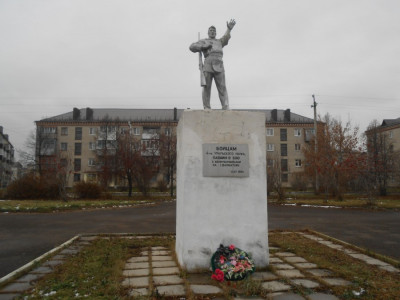 Братская могила Памятник бойцам 4 Уральского полка павшим в бою во время Гражданской войны.
